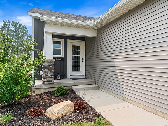4th image of 13683 Legends View Ct Unit 18