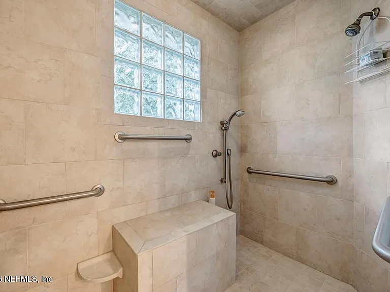 1452 Seminole Rd — Photo 32