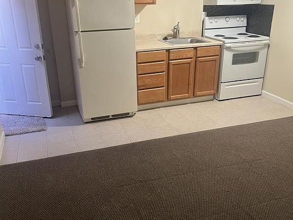 2nd image of 3010 Saint Clair Dr