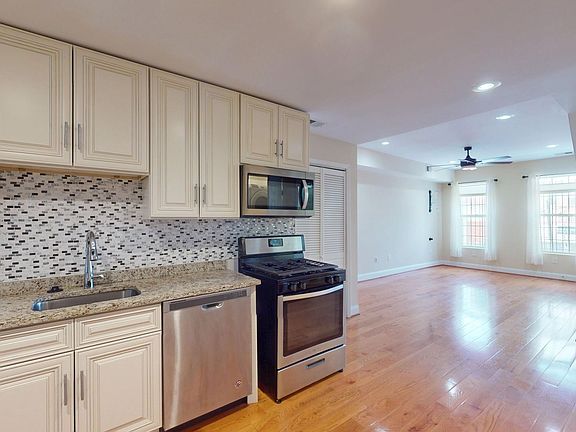 2nd image of 652 Newton Pl NW APT 2