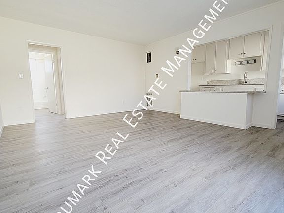 2nd image of 1121 E Palmer Ave #3