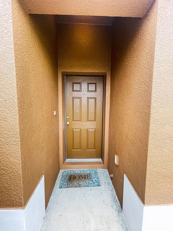 3 bed, 2.0 bath, 1239 sqft, $1,450 — Photo 2