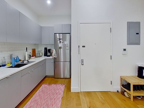 5th image of 45 Troutman St #2B