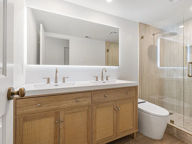 76 Sutton Pl S — Photo 26