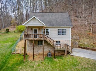 1214 Independence Ave, Mount Carmel, TN 37645