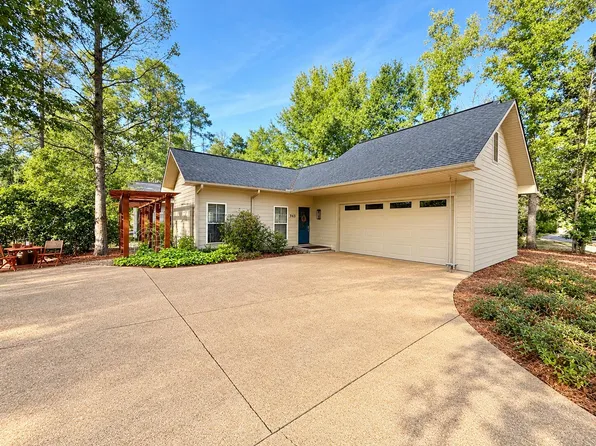 943 8th Ave N, Amory, MS 38821