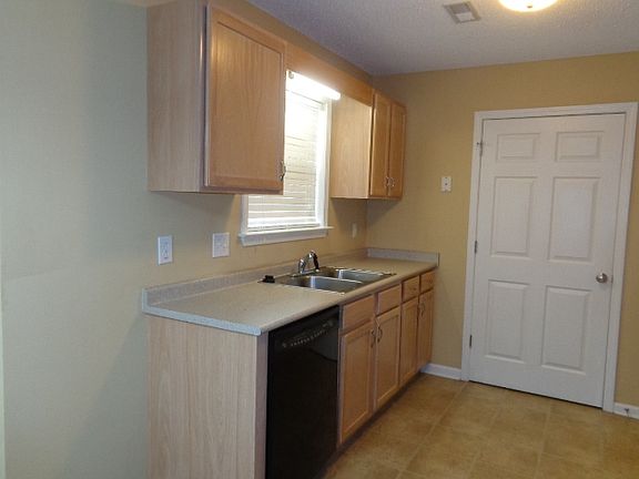 5th image of 1576 Cedar Springs Cir