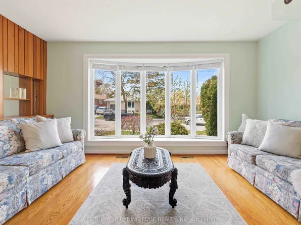 61 Hollyhedge Dr, Toronto, ON M1J 1X2