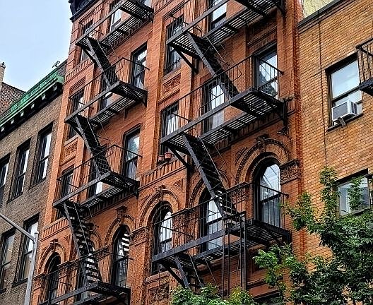 4th image of 156 E 2nd St APT 8