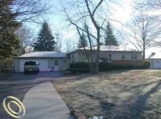 1136 Alhi St, Waterford, MI
