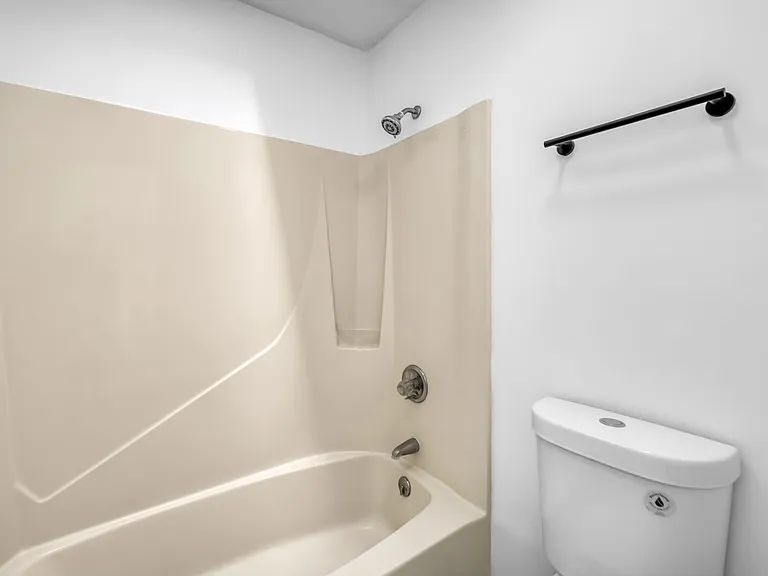 1304 E Magnolia Cir #1306 — Photo 19