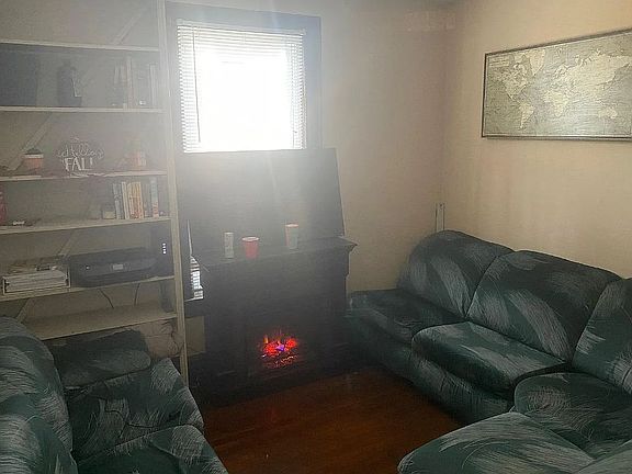 2nd image of 413 Clark St