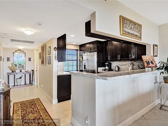 3rd image of 3520 Oaks Way APT 801