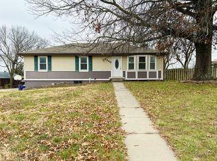 8240 Clare Rd, Lenexa, KS 66227