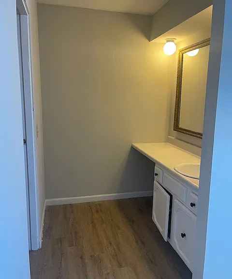 Sangamon Apartments — Photo 6