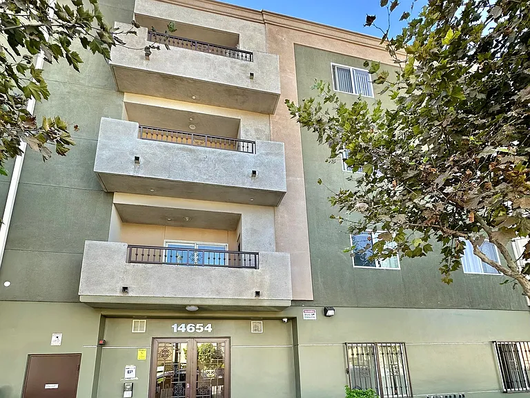 Yaya Nordhoff Apartments — Photo 2