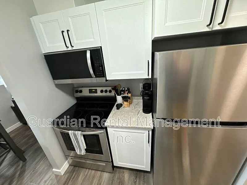 2 bed, 1.0 bath, 800 sqft, $995 — Photo 4
