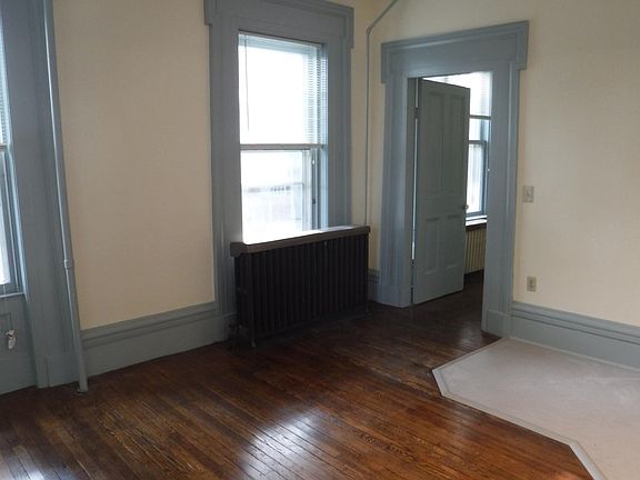 5th image of 9 North St APT 1
