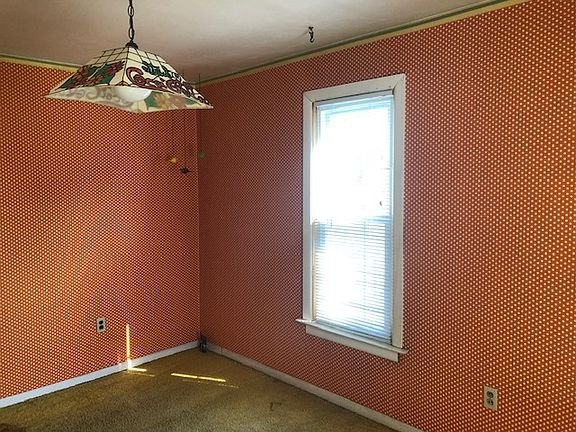 5th image of 608 S Chapel St