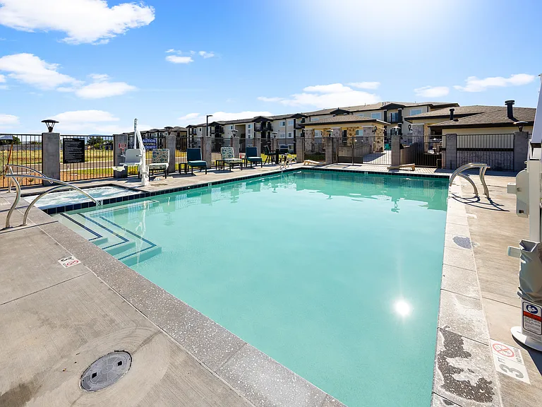 Granite Mountain Apartments — Photo 41