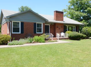 402 Powell Rd, Lenoir, NC 28645