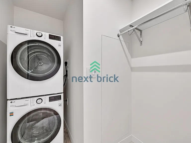 889 Avenue Sq NE #303 — Photo 9