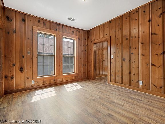 4th image of 1119 Baldwin St