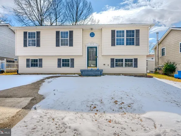 3 Dajobe Ct, Randallstown, MD 21133