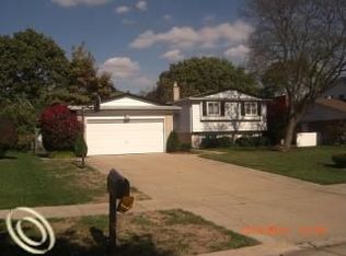 21160 Dartmouth Dr, Southfield, MI 48076