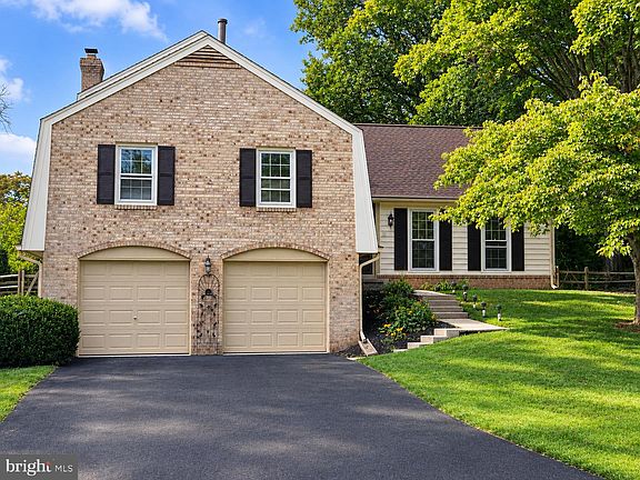 2nd image of 9809 Dellcastle Rd