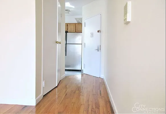 Rented by City Connections Realty | media 11