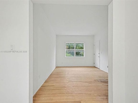 3rd image of 2J-9160 NE 8th Ave #2J