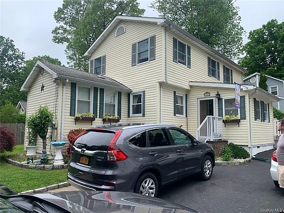5th image of 35 Brandeis Ave