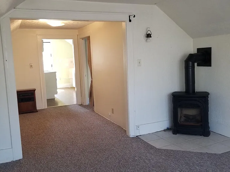 218 E North St #UP — Photo 2