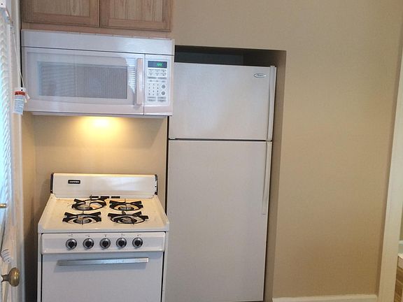 5th image of 821 W 4th St