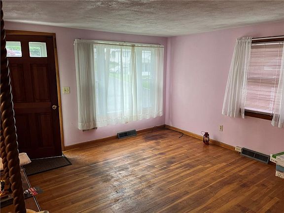 3rd image of 6 Wendell St