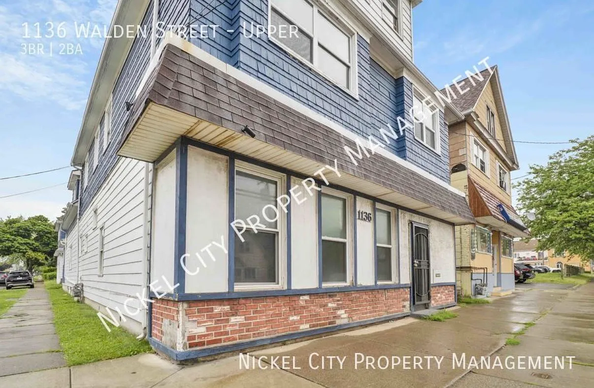 3 bed, 1.5 bath, 1100 sqft, $1,350 — Photo 1
