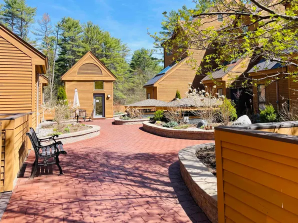 8 Courtyard, Hanover, NH 03755