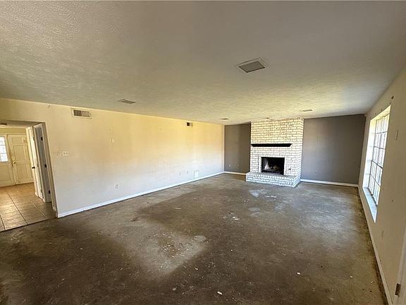 5th image of 10923 S Hardy St