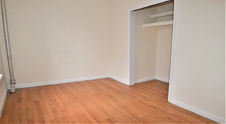 Rented by Manhattan Realty Group | media 2