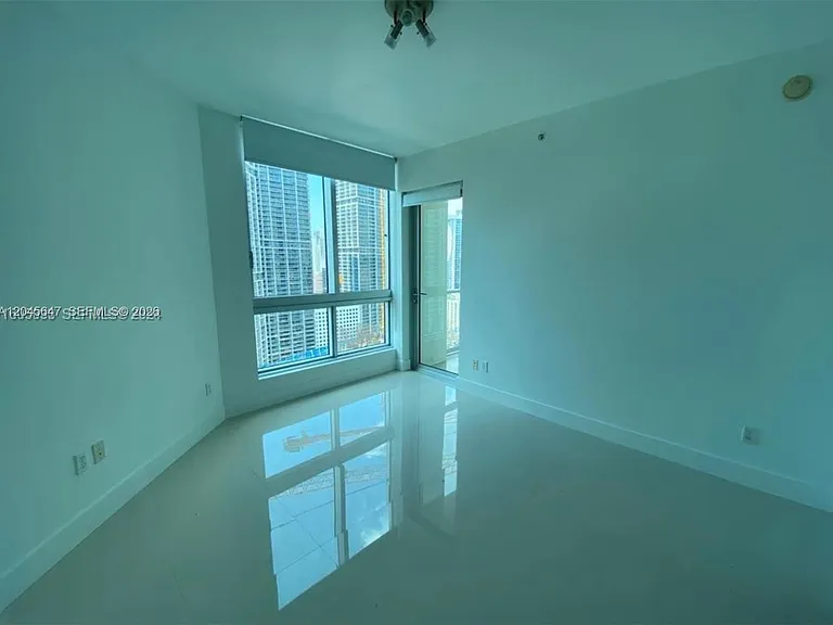 300 S Biscayne Blvd #T-2302 — Photo 7