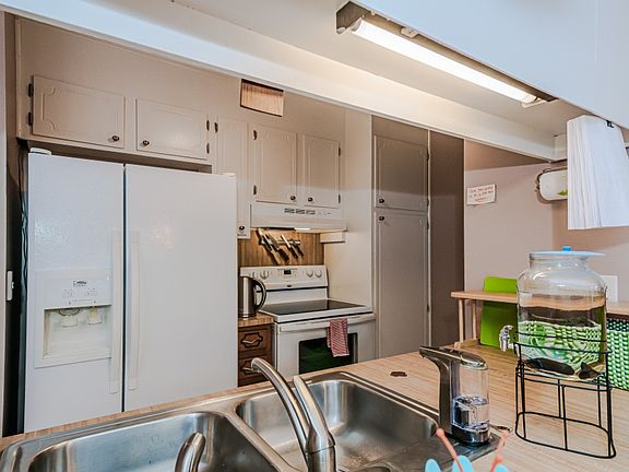 4th image of 8011 Charter Oak Ln