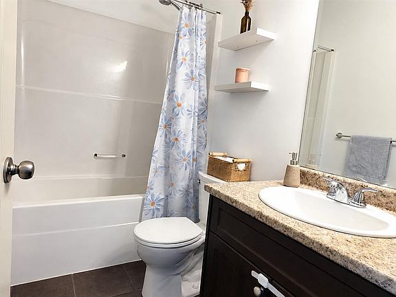 5th image of 2153 Ridgemont Pl Unit 104