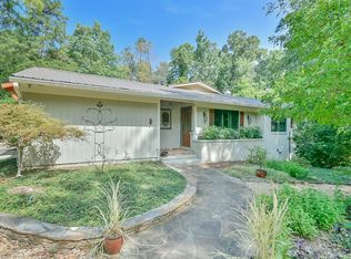 114 Meadowbrook Dr, Chapel Hill, NC 27514