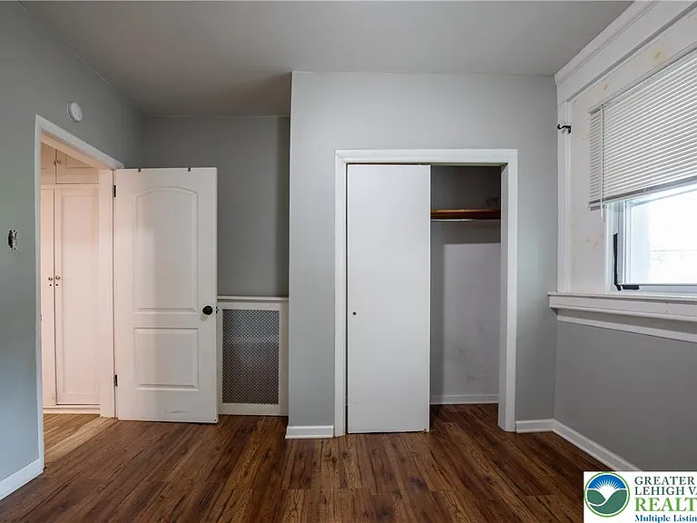 68 S Meade St — Photo 21