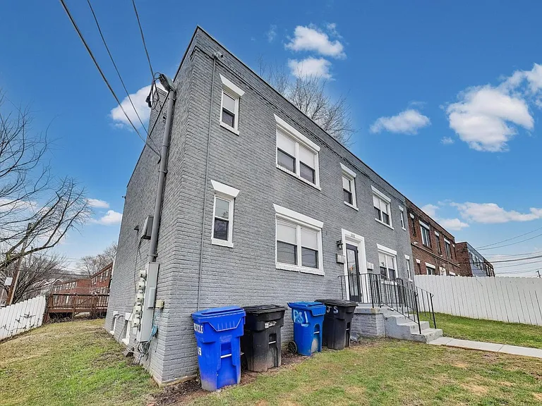 5031 H St SE — Photo 23