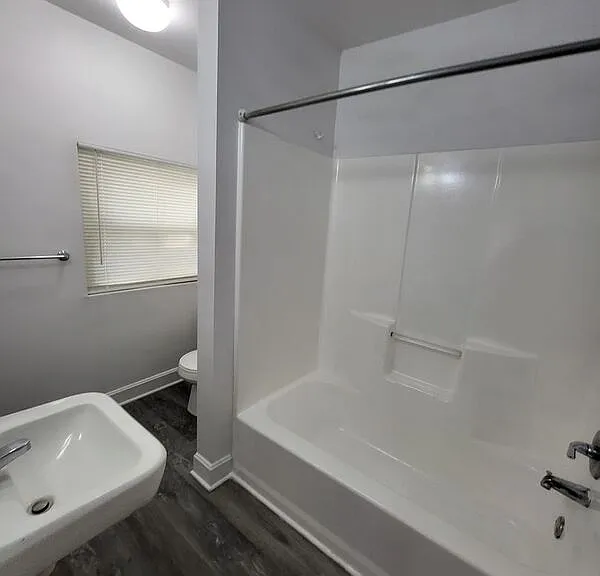 523 W Maple Ave #1A — Photo 15