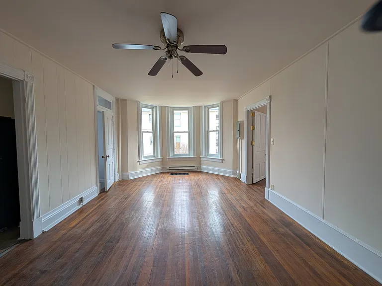 3 Union St E #1B — Photo 4
