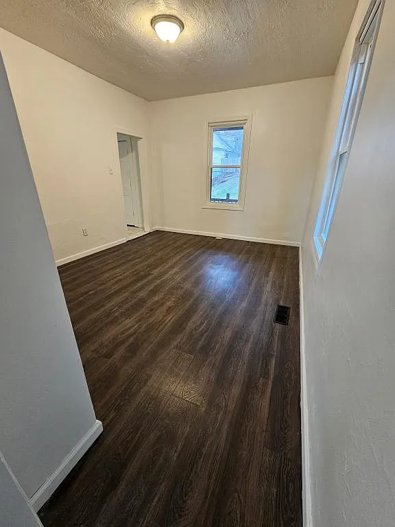 640 Pine St — Photo 4