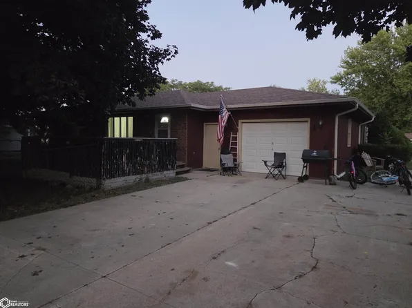 107 N Eugene St, Orient, IA 50858